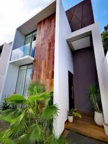 Comprar Duplex Amoblado Con Piscina En El Barrio Santa María: 3 Habitaciones Y 3 Baños