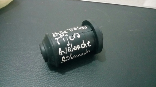Buje Tijera Trasero Inferior Avalanche Tahoe Silverado 15$
