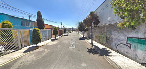 Casa 3 Recamaras, 2 Estacionamientos, 2 Baños.