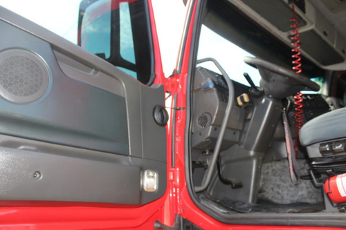 Imagem 8 de 11 de Volvo Fh460 6x2 2012 Vermelho