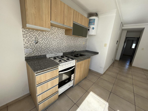 Departamento 2 Ambientes Moderno En Alquiler Con Balcon - Wilde
