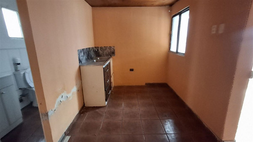 Casa En Venta De 1 Dorm. En El Bosque