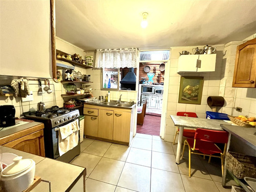 Casa En Venta De 5 Dorm. En Las Condes
