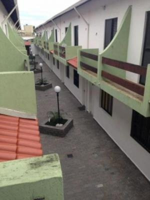 Imagem 2 de 14 de Vende Se Casa Em Condomínio No Centro, Em Mongaguá