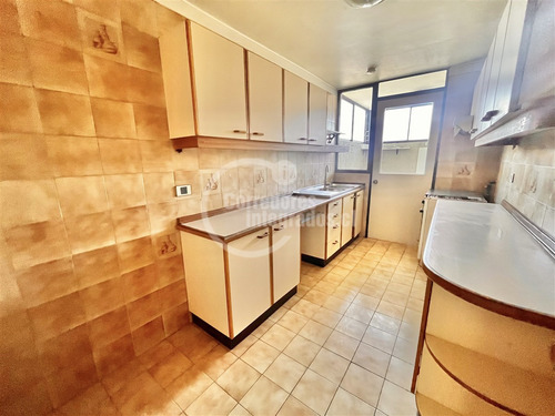 Departamento En Venta De 3 Dorm. En El Golf, Las Condes