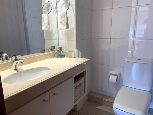 Arriendo Dpto. De 3 Dorm. Mas Servicios En Las Condes