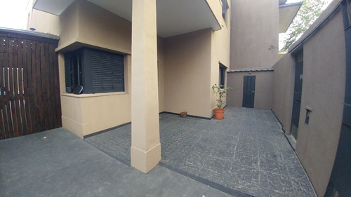 Imagen 4 de 22 de Excelente Chalet En 2 Plantas Reciclado Con Jardin Y Pileta. Precio Actualizado!!!!!!!