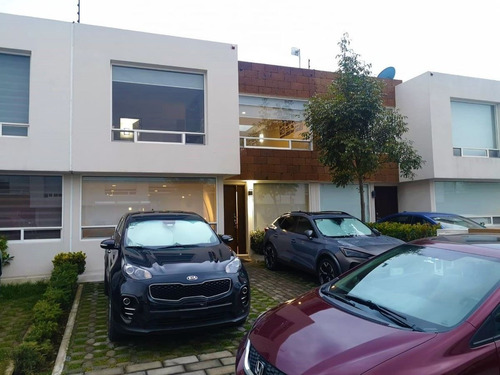 Imagen 2 de 25 de Casa En Venta En Lomas Virreyes, Calimaya