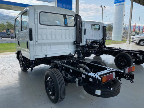Chevrolet Nhr Doble Cabina 2021