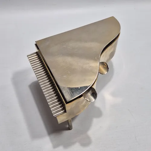 Antigua Caja Musical Piano Bronce Funciona Cenicer Mag 66059 (Usado)