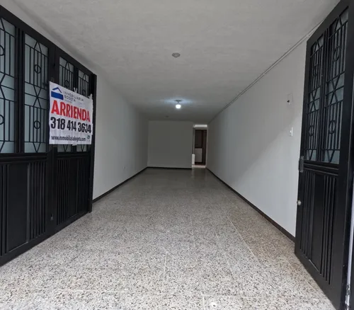 Arriendo Local Comercial Con Bodegaje Y/o Oficinas Prado Veraniego Norte Bogota.