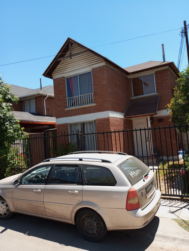 Se Vende Cómoda Casa Ubicada En Pasaje Viña Del Monte