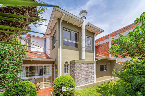 Venta - Casa - 5 Ambientes - Barrio Los Troncos