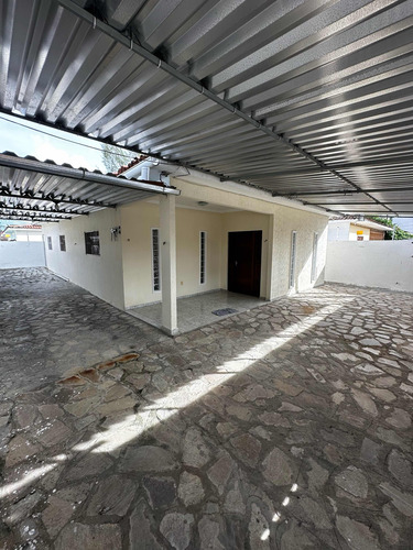 Casa No José Américo Com 3 Quartos Sendo 2 Suites