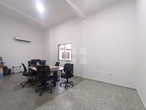 Imagen 5 de 15 de Excelente Casa Para Oficinas En Calle3 De Casco Central De Lecheria