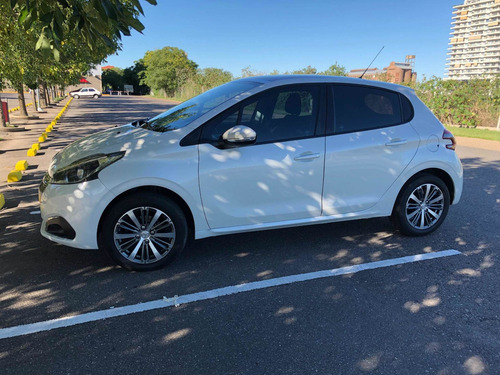 Peugeot 208 1.6 Allure
