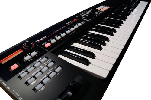 Roland Xps-10 Sintetizador 61 Teclas Con Base Y Banco