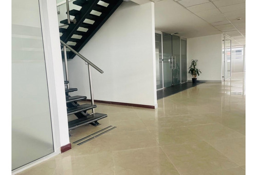 Oficina Duplex En Arriendo, Centro Empresarial, Usaquen