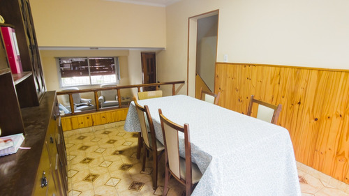 Venta Casa 3 Dormitorios Villa Mitre Con Cochera