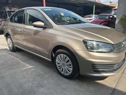 Volkswagen Vento 1.6 Starline At