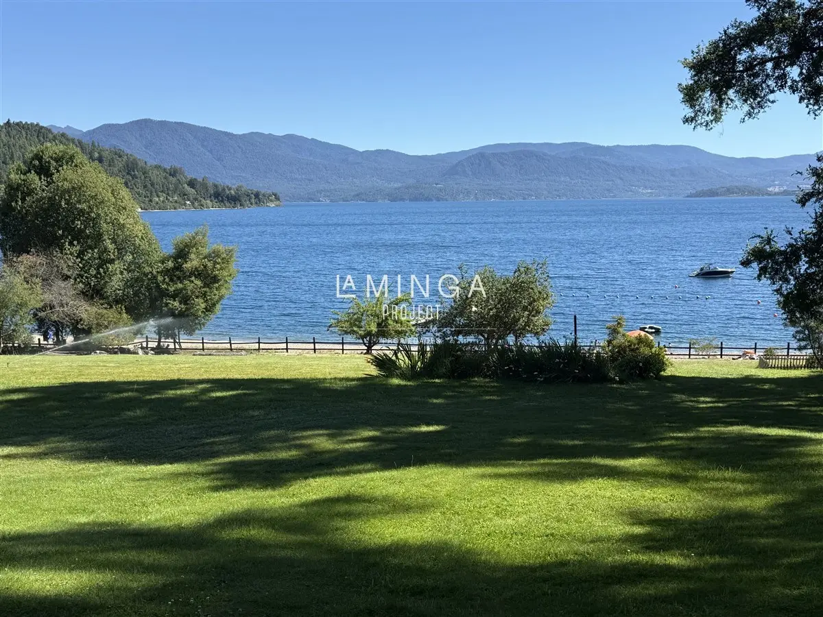 Imagen 2 de 29 de Casa En Venta De 6 Dorm. En Panguipulli Orilla Lago