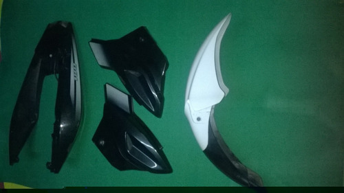 Kit Tapas Laterals Carenaje Cola Moto Pulsar 180/220 F_
