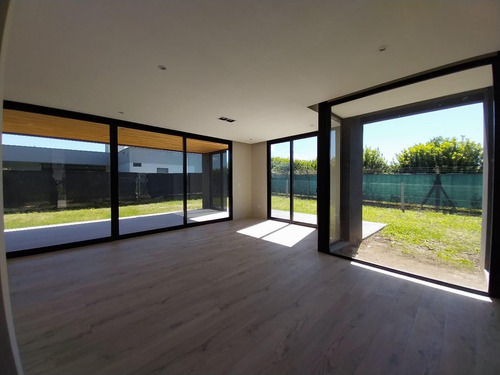 Espectacular Casa En Venta En Alto Verde 3, Yerba Buena