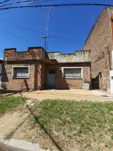 Imagen 1 de 12 de Venta Casa De 3 Dormitirios Y Patio A Reciclar Loma Hermosa