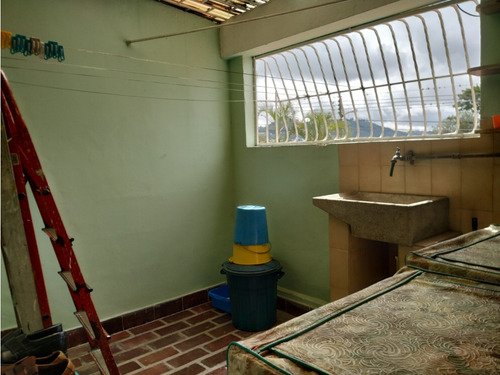 Casa Acogedora En Dos Niv Urb. Panorama El Barbecho Los Teques