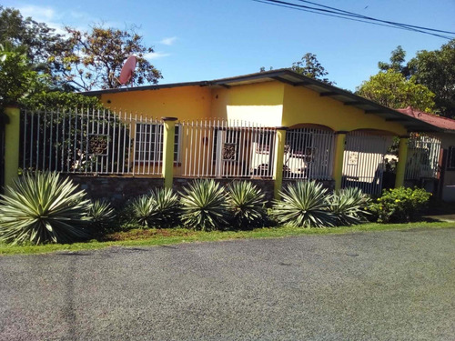 Se Vende Casa En San Pablo Urb. Santa Teresa 85,000