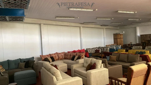 Casa En Venta Con Piscina, 3 Dorm, 4 Baños, Garaje-colón