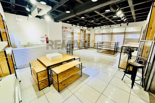 Cc Apumanque Lugar Comercial.