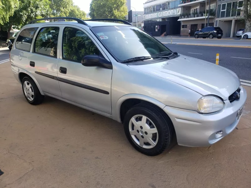 Chevrolet Corsa 1.6 Gl Aa Dh Sw