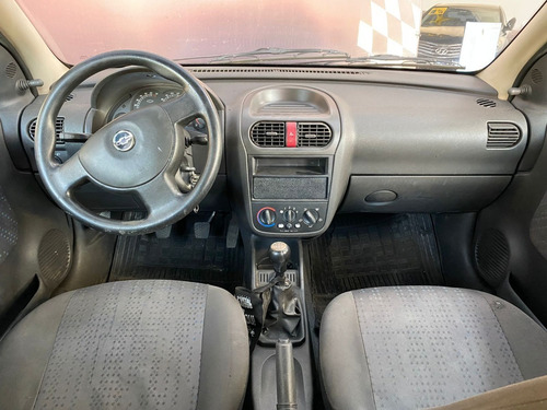 Imagem 9 de 9 de Chevrolet Corsa Hatch 1.0 Maxx 2008
