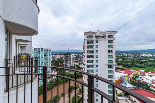 Departamento En Venta En Colonia Zona Hotelera Norte, Puerto Vallarta, Jalisco