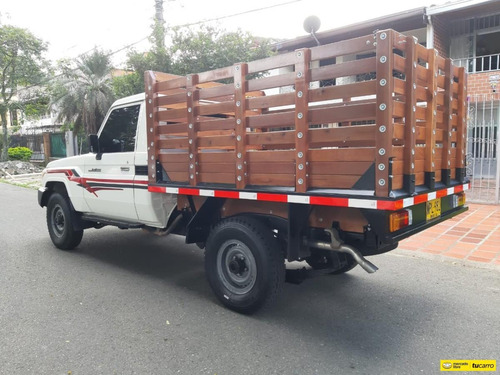 Toyota Land Cruiser Estaca Mt 4000 4x4