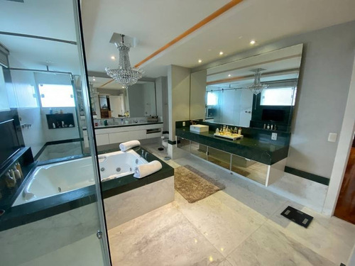 Imagem 5 de 30 de Condomínio Del Lago Casa Triplex 5 Suítes 711m2 Em Terreno De 900m2. - 2049 - 70537024