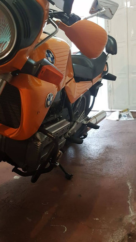 Amarilla Clásica Funcionando Bien Para Andar En Carretera