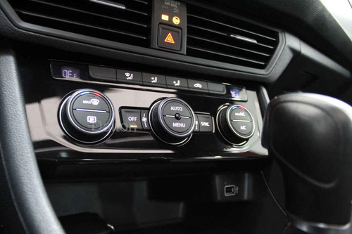 Imagen 15 de 15 de Volkswagen Jetta 2019 4 Cilindros