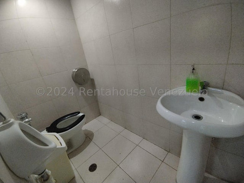 Se Vende Oficina En Los Dos Caminos