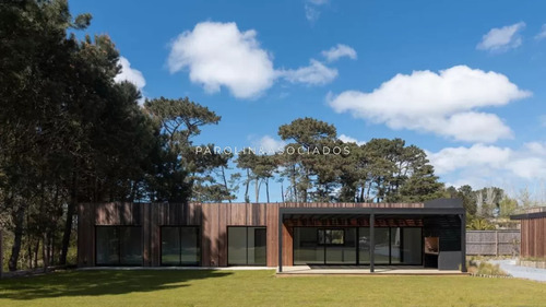 Casa En Barrio Privado En San Rafael, Punta Del Este.