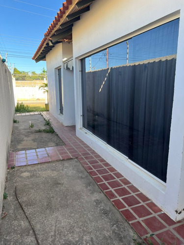 Magnífica Casa En Venta Cantarrana Cumaná, Venezuela.