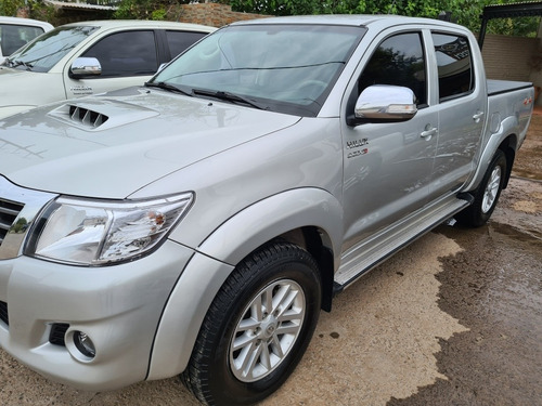 Toyota Hilux 3.0 Cd Srv Cuero 4x4 5at - A4 2015