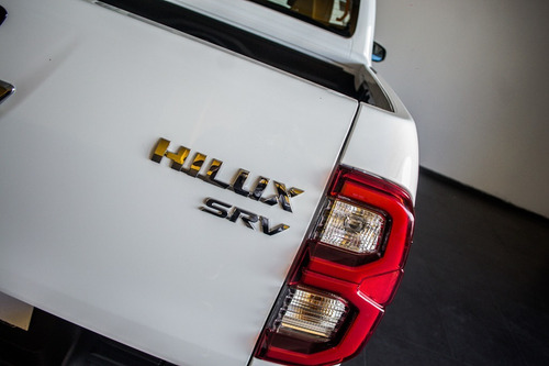 Imagen 13 de 24 de Toyota Hilux Srv 4x2 0 Km 2021 Ae820