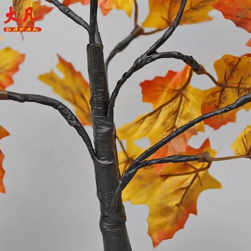 Imagen 5 de 8 de Árbol De Navidad Decorativo Para Mesa Modelo Maple