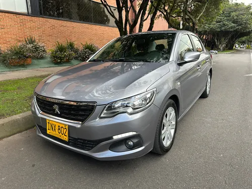 Peugeot 301 1.6 Allure Automático