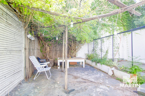 Local De 170 M2 Cubiertos, 2 Baños, 2 Subsuelos Y Jardín, A Metros De Alvear.