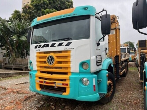 Vw 24-250 6x2 2012 Com Munck Hincol 31.000