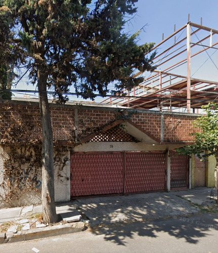 Casa En Remate Inmobiliario, En Zona Exclusiva, Col. Jacarandas, Iztapalapa, Cdmx.