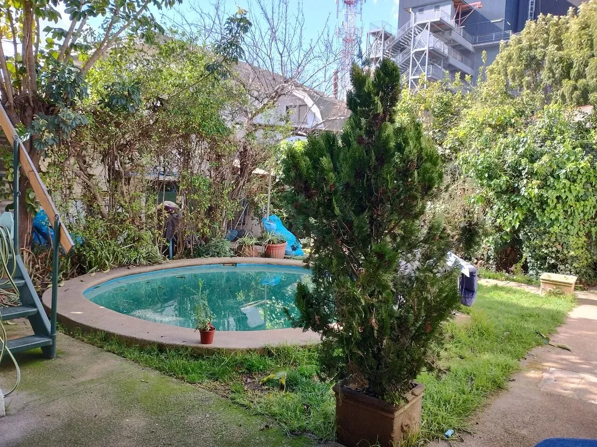 Imagen 4 de 12 de Crisol Casa Central, Estacionamientos, Piscina Mas Depto